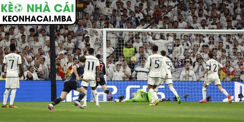 Cuộc đua vô địch và top 5 thêm phần căng thẳng